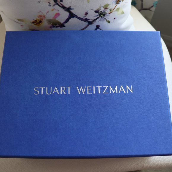 The 100 Fringes Square Nudist - Picture 4 of 9